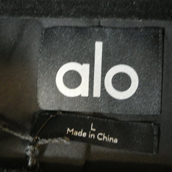 NEW Alo VIP Blazer Trench Coat in Black Size L
beautiful but too big - Picture 10 of 10